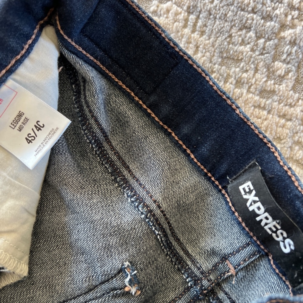 Express Mid Rise Legging Jean Stretch Embroidered Flowers - Picture 3 of 5